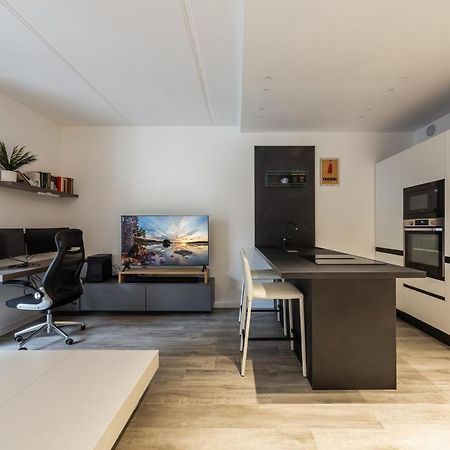 Comfy Apt With Private Parking & Balcony Mailand Exterior foto