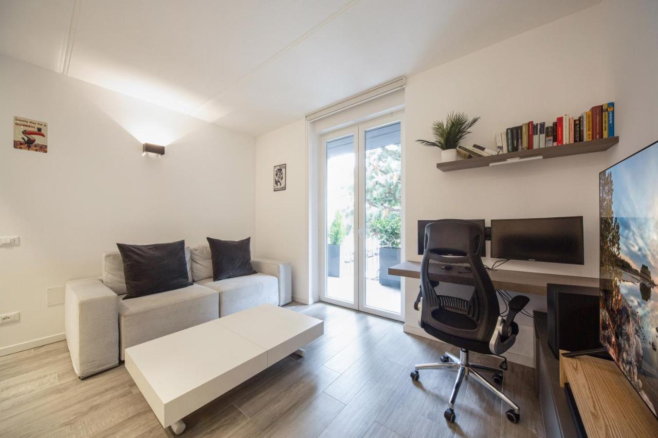 Comfy Apt With Private Parking & Balcony Mailand Exterior foto