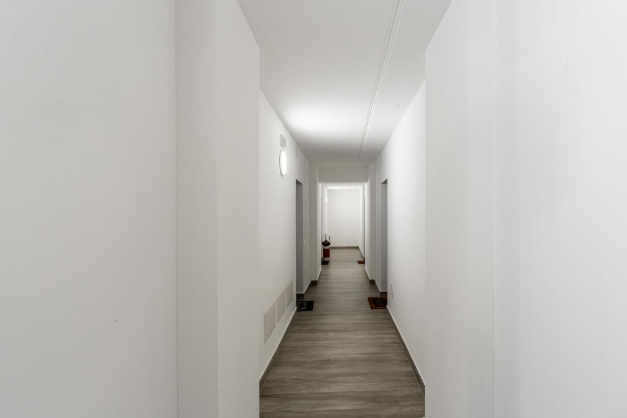 Comfy Apt With Private Parking & Balcony Mailand Exterior foto