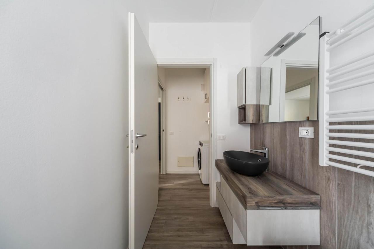 Comfy Apt With Private Parking & Balcony Mailand Exterior foto