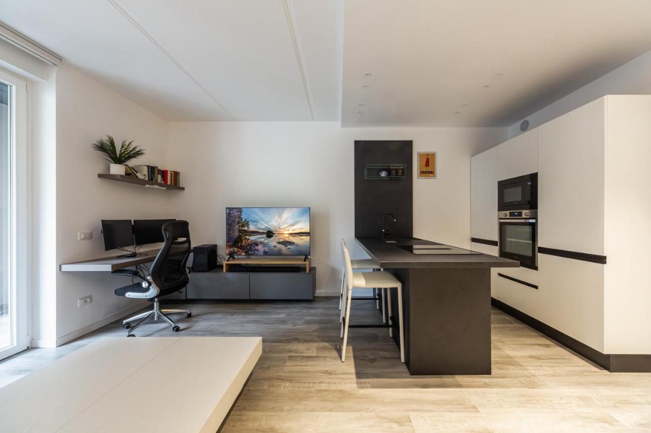 Comfy Apt With Private Parking & Balcony Mailand Exterior foto